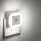 🎉 Rea 2026 – Över 88 000 sålda! 🌙 LED-nattlampa med stickkontakt – sensor som aktiveras från skymning till gryning och varmvitt sken 🏠