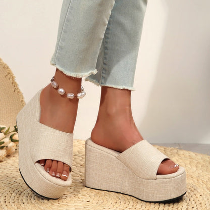 👡 50% RABATT! 🔥 Öppna Slip-on-sandaler med Kilklack för Kvinnor – Bekväm, Stilren & Perfekt För Sommaren ☀️