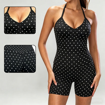 Set med halterneck-top med prickar och shorts