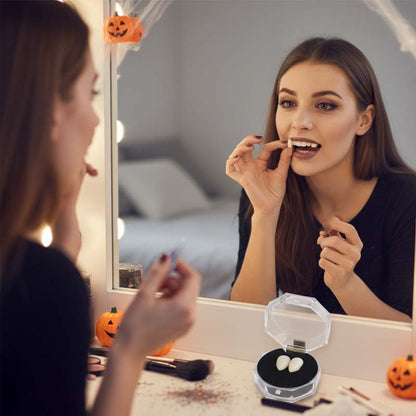 Realistiska vampyrtänder för halloween